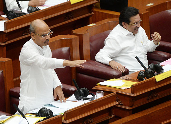 ತೆಂಗು ಬೆಳೆ ನಾಶಕ್ಕೆ ಪರಿಹಾರ ಕೋರಿ ಪ್ರಧಾನಿ ಬಳಿ ನಿಯೋಗ: ಮಲ್ಲಿಕಾರ್ಜುನ್